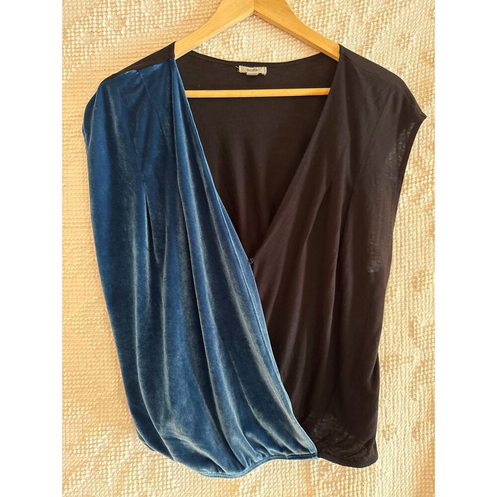 URBAN OUTFITTERS ECOTE V Neck Top Draped Dual Tone Size Large Blue Black